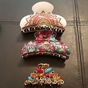 Lot of 3 hair clips